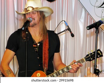 LOUISVILLE, KY - MAY 1: Kid Rock performs at the 2009 Barnstable-Brown Gala in Louisville on May 1, 2009.  The annual Kentucky Derby eve gala benefits diabetes research.
