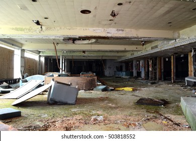 135,136 Abandoned Building Interior Images, Stock Photos & Vectors ...