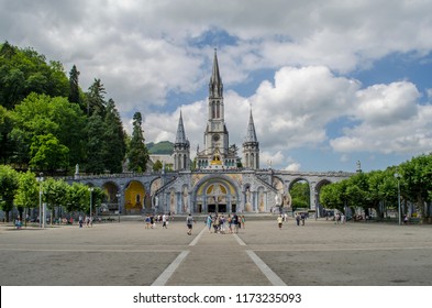 Lourdes France August 2013 Loudes Famous Stock Photo 1173235093 ...