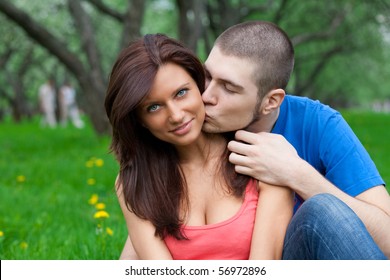 Boy And Girl Kissing Naked