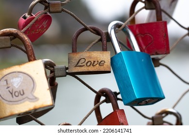 789 Free CC0 Love locks Stock Photos 