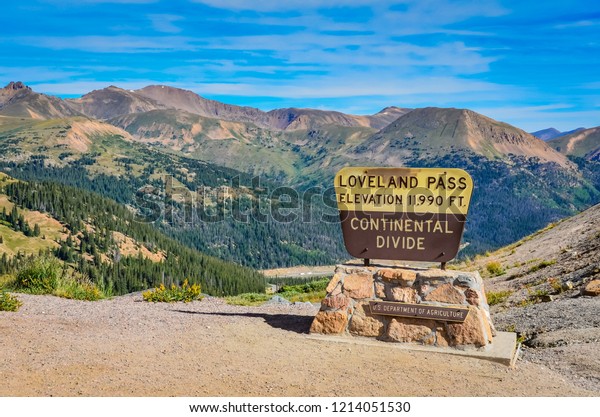 Loveland Pass is a
high mountain pass in the western United States, at an elevation of
11,990 feet (3,655 m) above sea level in the Rocky Mountains of
north-central
Colorado.