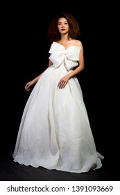 https://image.shutterstock.com/image-photo/lovely-asian-beautiful-woman-bride-260nw-1391093669.jpg