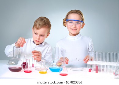 4,712 Kid Doing Science Experiment Images, Stock Photos & Vectors ...