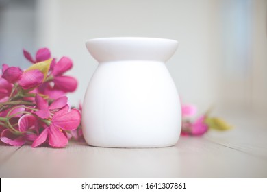 Lovely Cute white wax burner - Powered by Shutterstock