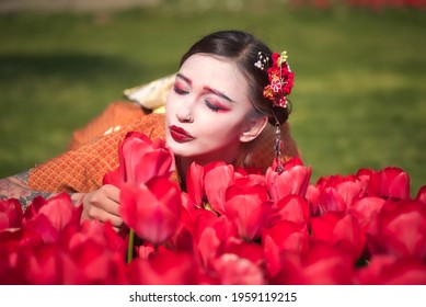 Lovely Geisha Eyes  And Tulip 