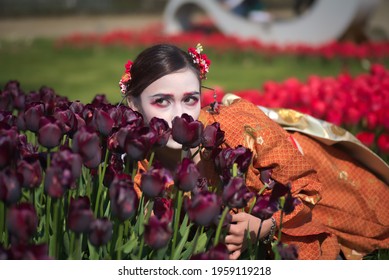 Lovely Geisha Eyes  And Tulip 