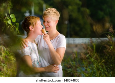 lesbians having fun whith cream Fre mature anal videos