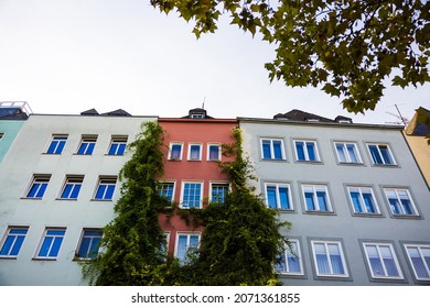 A low angle shot of a residential building in Koln, Germany