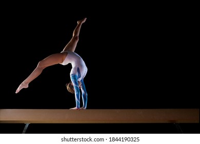 675,323 Gymnastics Images, Stock Photos & Vectors | Shutterstock