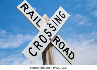 18,660 Train Crossing Sign Images, Stock Photos & Vectors 