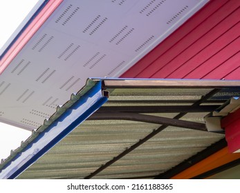 Low Angle View, Roof Eaves Corner, Metal Sheet Without Ceiling, Show Rafters, Purlin