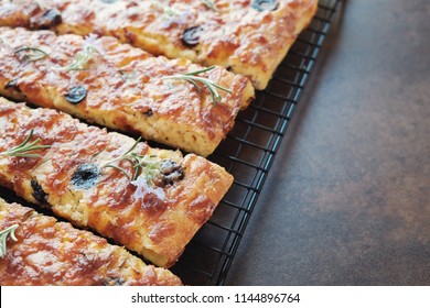 Low Carb Keto Almond Cheese Bread