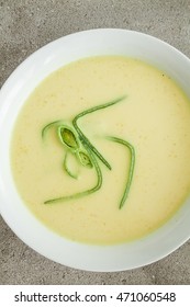 Low carb soup with leek for detoxification