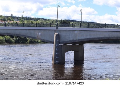 Low And High Tide Flow Measurement In Meters To See How Much Water Is Running Through On The Bridge