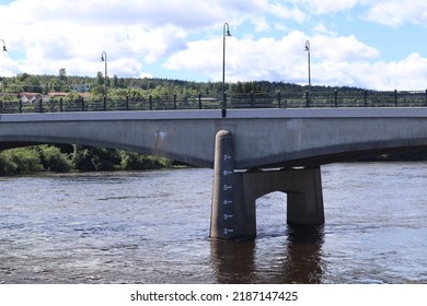 Low And High Tide Flow Measurement In Meters To See How Much Water Is Running Through On The Bridge