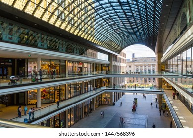 Shops Berlin Stockfotos Bilder Und Fotografie Shutterstock