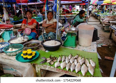 Luang Namtha, Lao - 09/04/2016: Exotic Wet Market In Lao Town Selling Live Animals And Fish