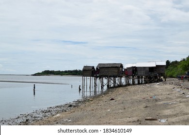 Lucena City, Quezon, Philippines - October 11, 2020: Over Water Stilt Bajau Shanty Houses Built By Indigenous People In The Philippines. Long Shot