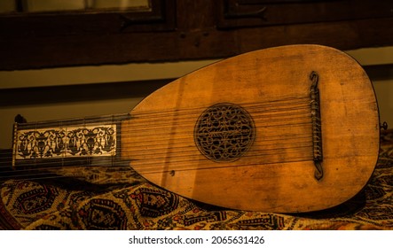 420 Baroque lute Images, Stock Photos & Vectors | Shutterstock