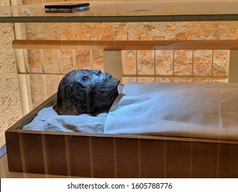 Luxor, Egypt - September 13, 2019: Mummy Of King Tutankhamun In His Tomb Located At The Valley Of The Kings.