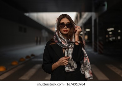 631,761 Scarf on woman Images, Stock Photos & Vectors | Shutterstock