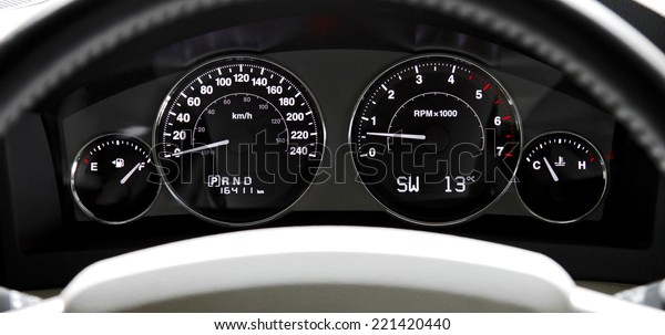 Luxurious car instrument\
cluster