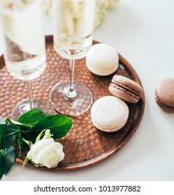 Luxurious Champagne Wedding Party With White Roses And Macaron D