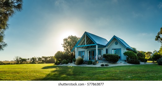 Luxurious country house near "Wilsons Promontory" South Australia. Holiday home that can be rented. Architecture seems nordic. - Shutterstock ID 577863877