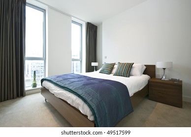 Luxurious Modern Bedroom Double Bed Built Stock Photo 49517599 ...