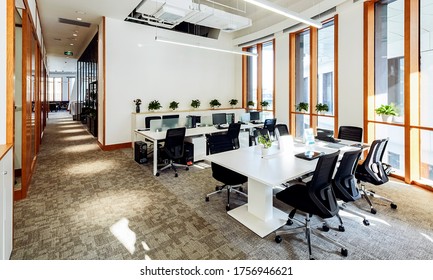 Luxurious Public Office Area Building Space