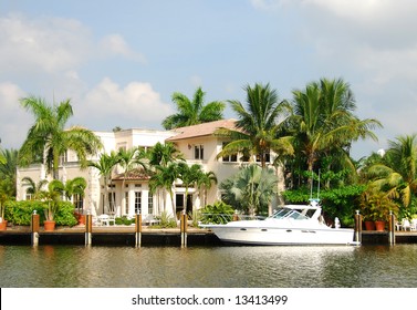 Luxurious Waterfront Home In Florida