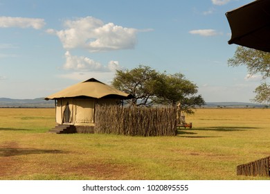 Luxury African Safari Camp In A Beautiful Park Setting