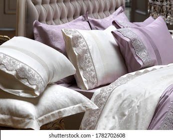 Luxury Bedding Linen With Pillows.