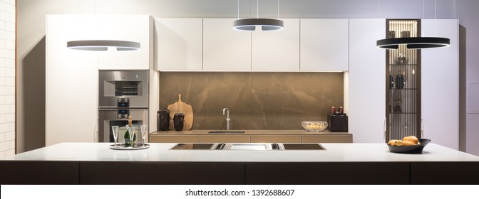 Luxury Bespoke Kitchen With Accesories And Sink