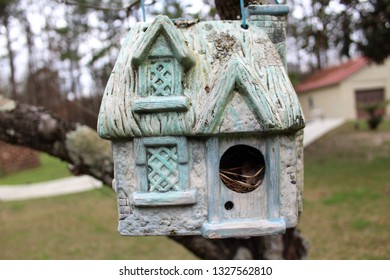 Birdhouse Bird Images Stock Photos Vectors Shutterstock