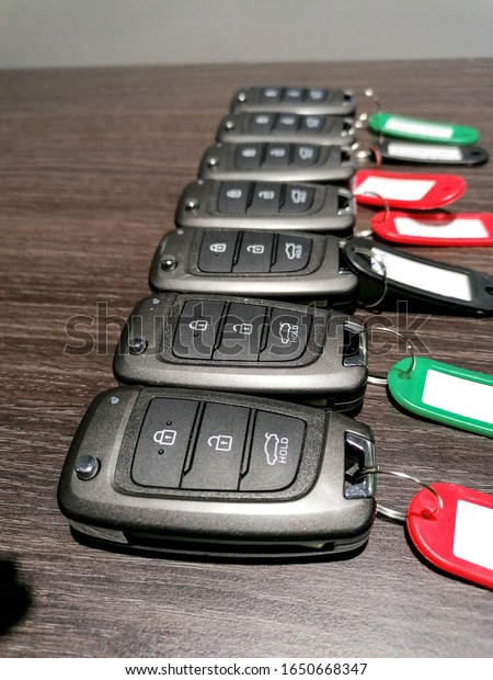 luxury black color\
remote car keys range