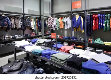 122,374 Store displays clothes Images, Stock Photos & Vectors ...