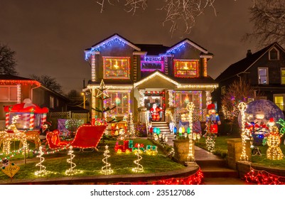 124,660 Houses Decorated For Christmas Images, Stock Photos & Vectors ...