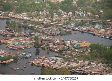 Luxury Houseboat On Dal Lake  In Srinagar,Kashmir,India