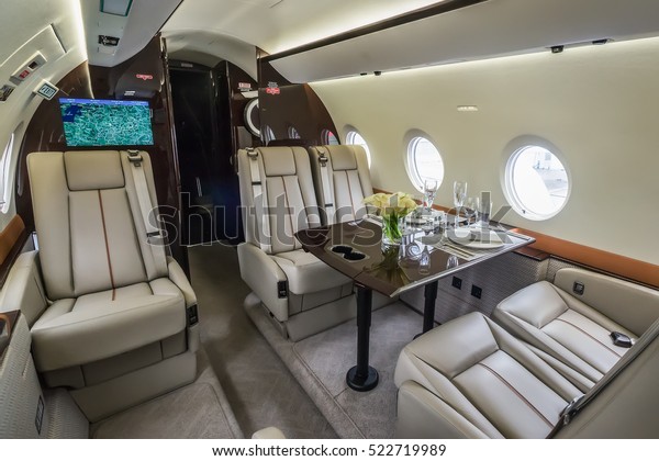 Luxurioses Interieur Im Modernen Privatjet Stockfoto Jetzt Bearbeiten