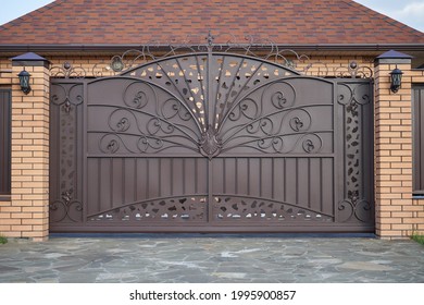 7,677 Metal Sliding Gate Images, Stock Photos & Vectors | Shutterstock