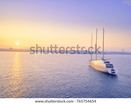 Similar – Yachten und Boote, die in einem Hafen liegen.