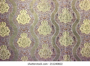 Luxury seamless golden floral wallpaper.