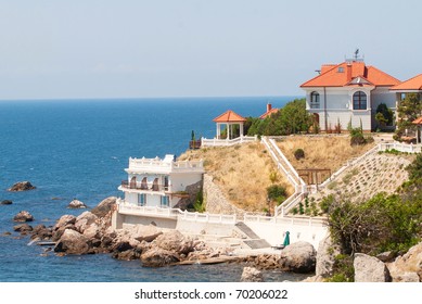 Luxury Summer House On The Hilly Sea Coast