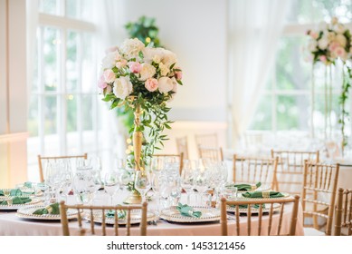 Luxury Wedding Table Decoration. Special Event Table Set Up. Fresh Flower Decoration.