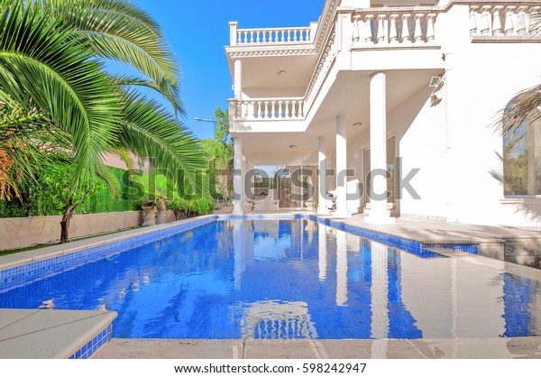 white house swimming pool outdoor