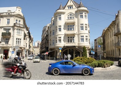 Lviv, Ukraine - 05.12.2021: Street In Lviv, Ukraine. Cars In Lviv City Centre, Ukrainian Historical Architecture In Lviv Downtown, Transport In Historical Sights In Summer