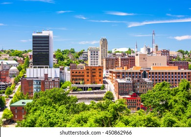 Lynchburg, Virginia, USA downtown skyline.