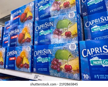 Lynnwood, WA USA - Circa August 2022: Close Up, Selective Focus On Capri Sun Kids Drinks For Sale Inside A Target Retail Store